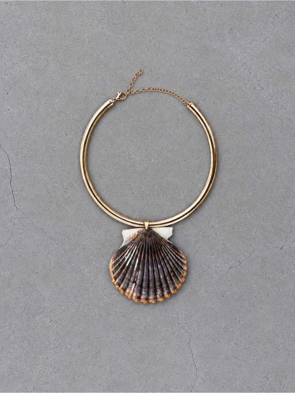Gold Shell Pendant Choker Necklace - Women Jewelry